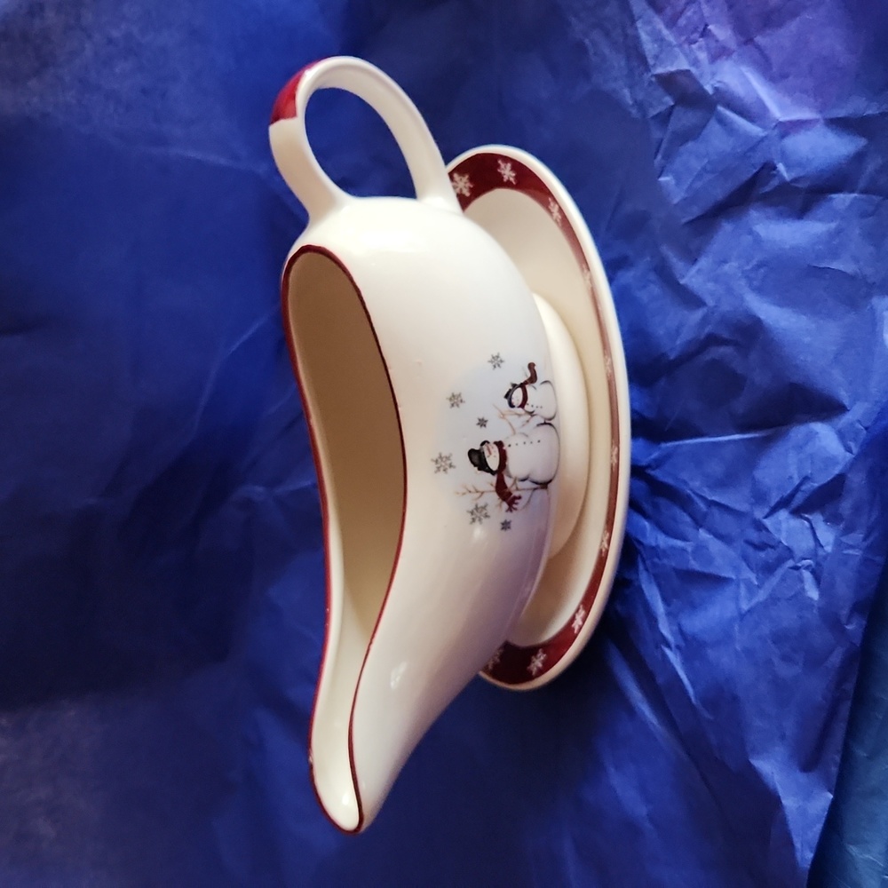 Royal Seasons Stoneware Snowman Gravy Boat and Saucer Holiday